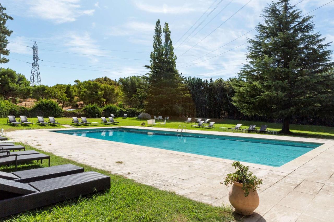 Best Western Domaine De Roquerousse Salon-de-Provence Exterior photo