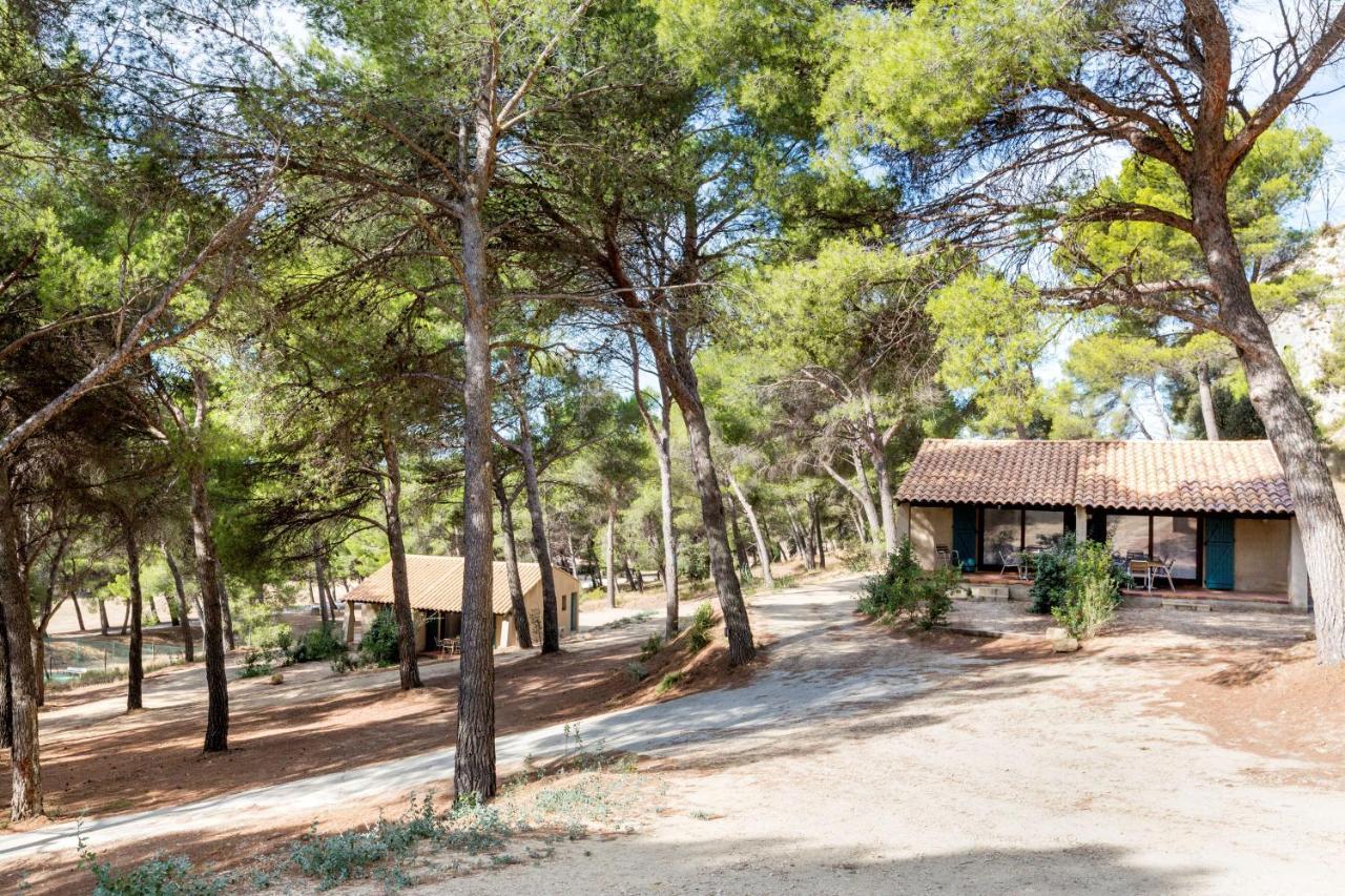 Best Western Domaine De Roquerousse Salon-de-Provence Exterior photo