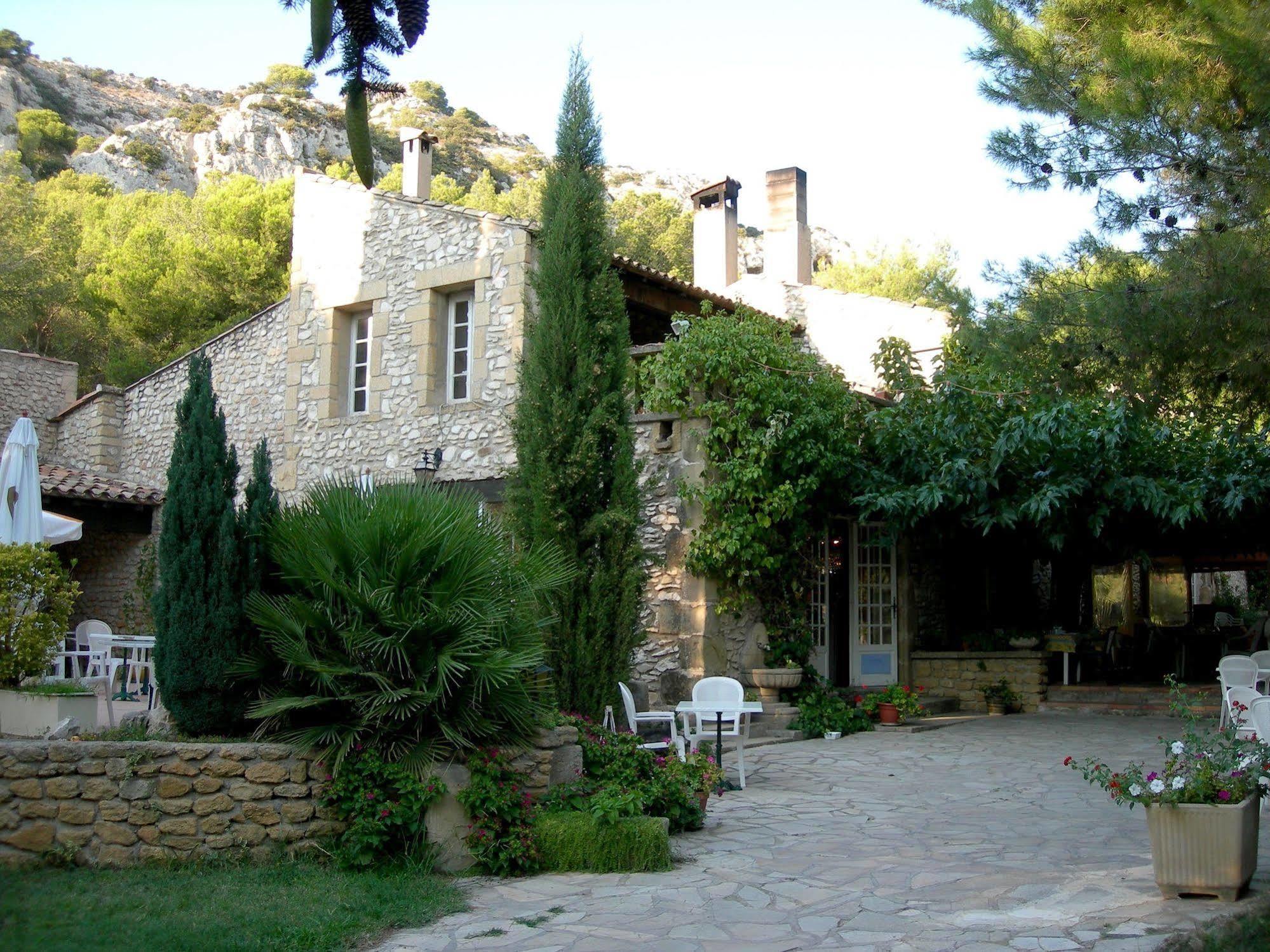 Best Western Domaine De Roquerousse Salon-de-Provence Exterior photo